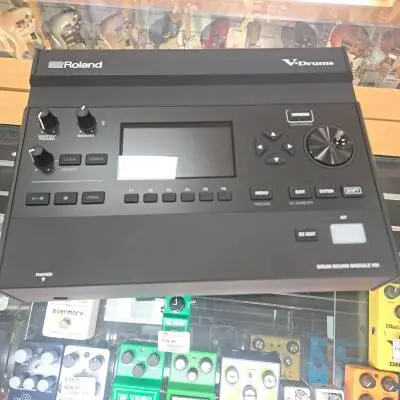 Roland - V31